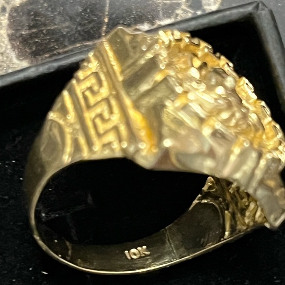 10k gold Greek head ring - Picture 3 of 3